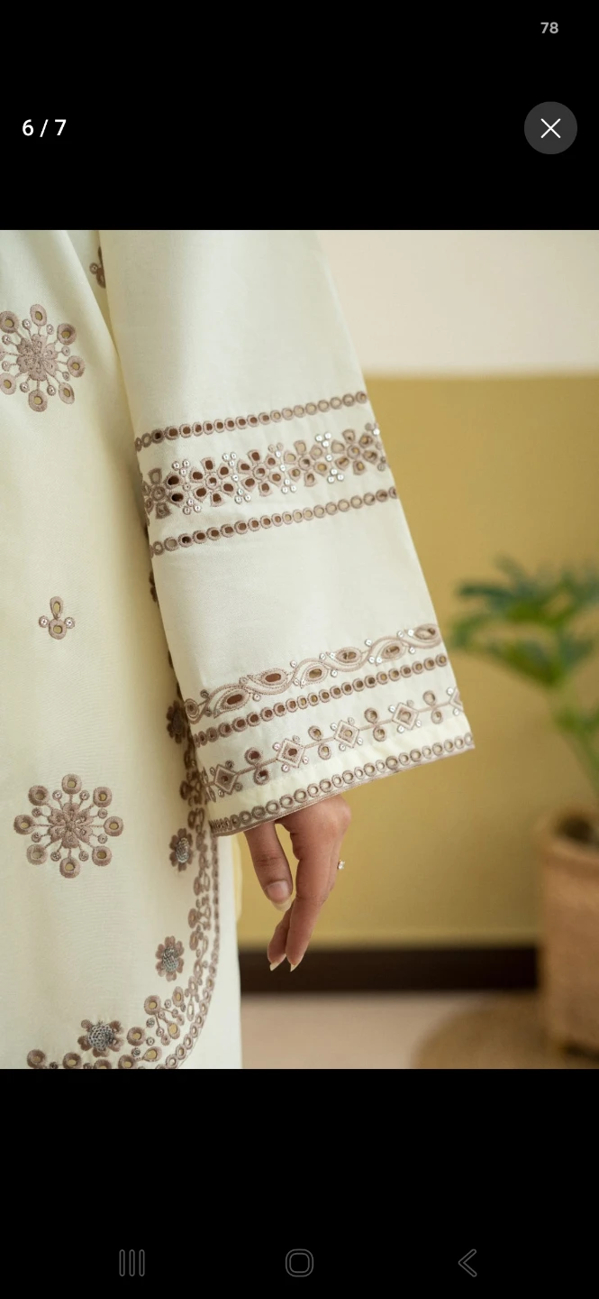 Cream Embroidered Kurta and Pants Set - photo 5
