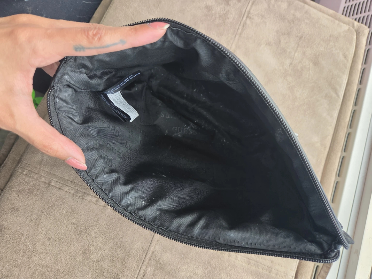 Guess makeup Bag - photo 5