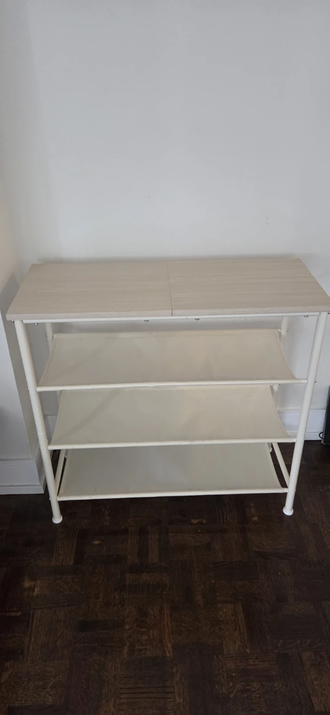 Shoe shelf