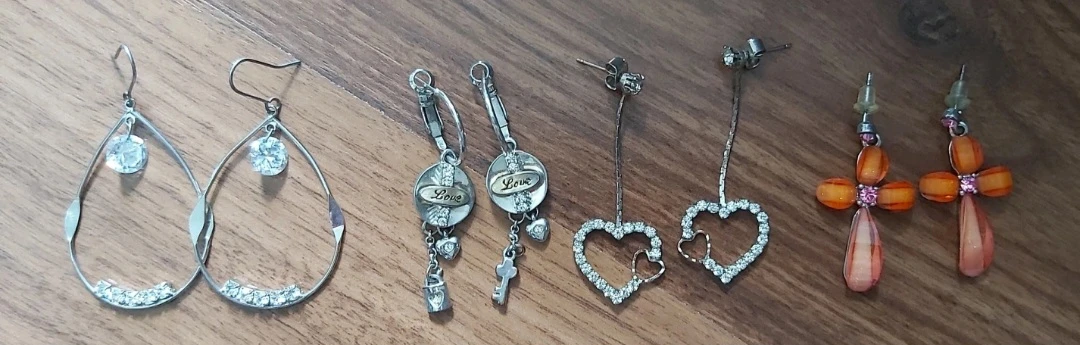 ⚽️ Bundle: Assorted Earrings and Necklaces - photo 2