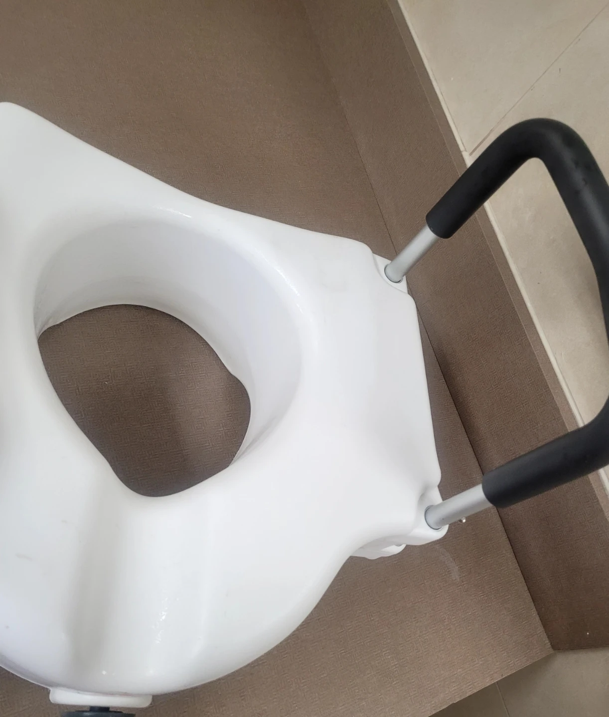 Raised Toilet Seat with Handles - photo 2