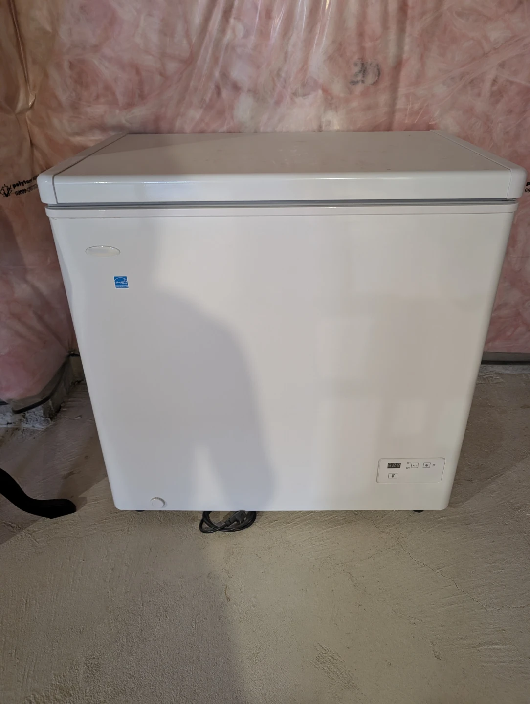 White Chest Freezer 14.3 cubic feet