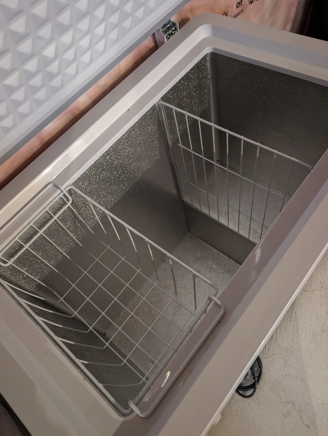 White Chest Freezer 14.3 cubic feet - photo 2