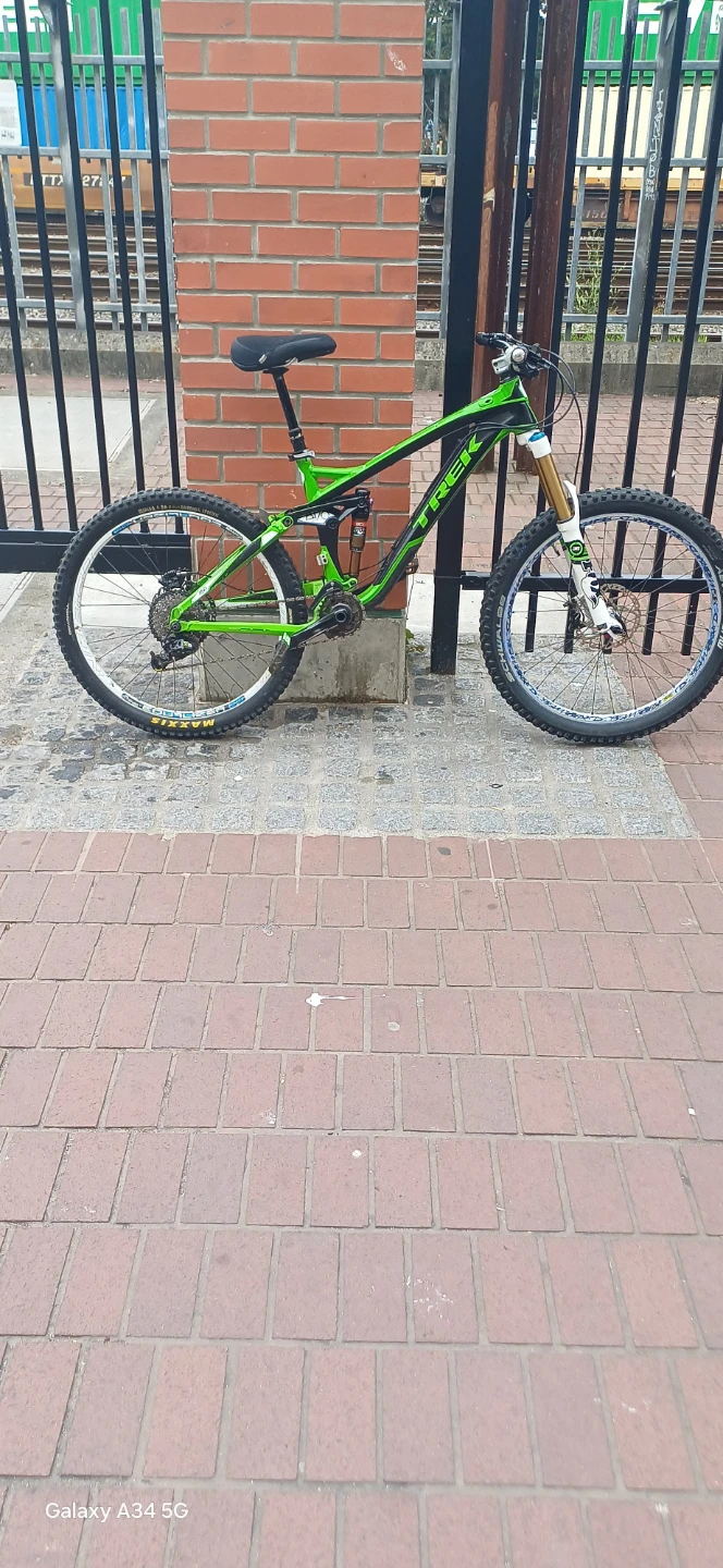 Trek Slash 9