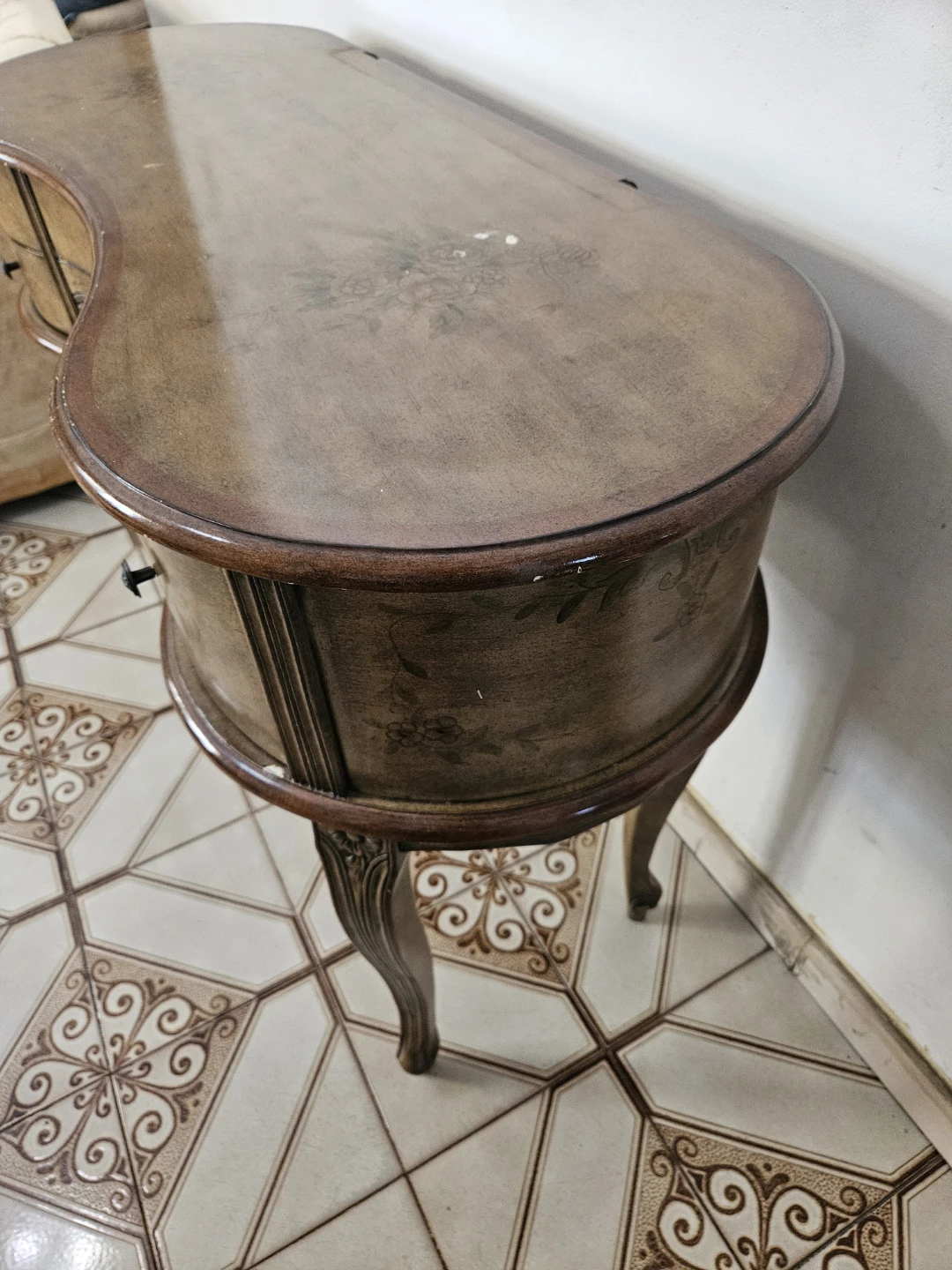Beautiful vintage vanity and mirror - photo 5