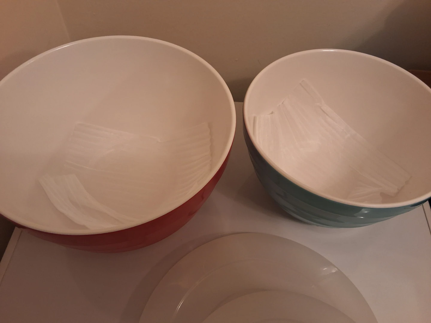 Set of 2 Mixing Bowls with Lids - photo 2