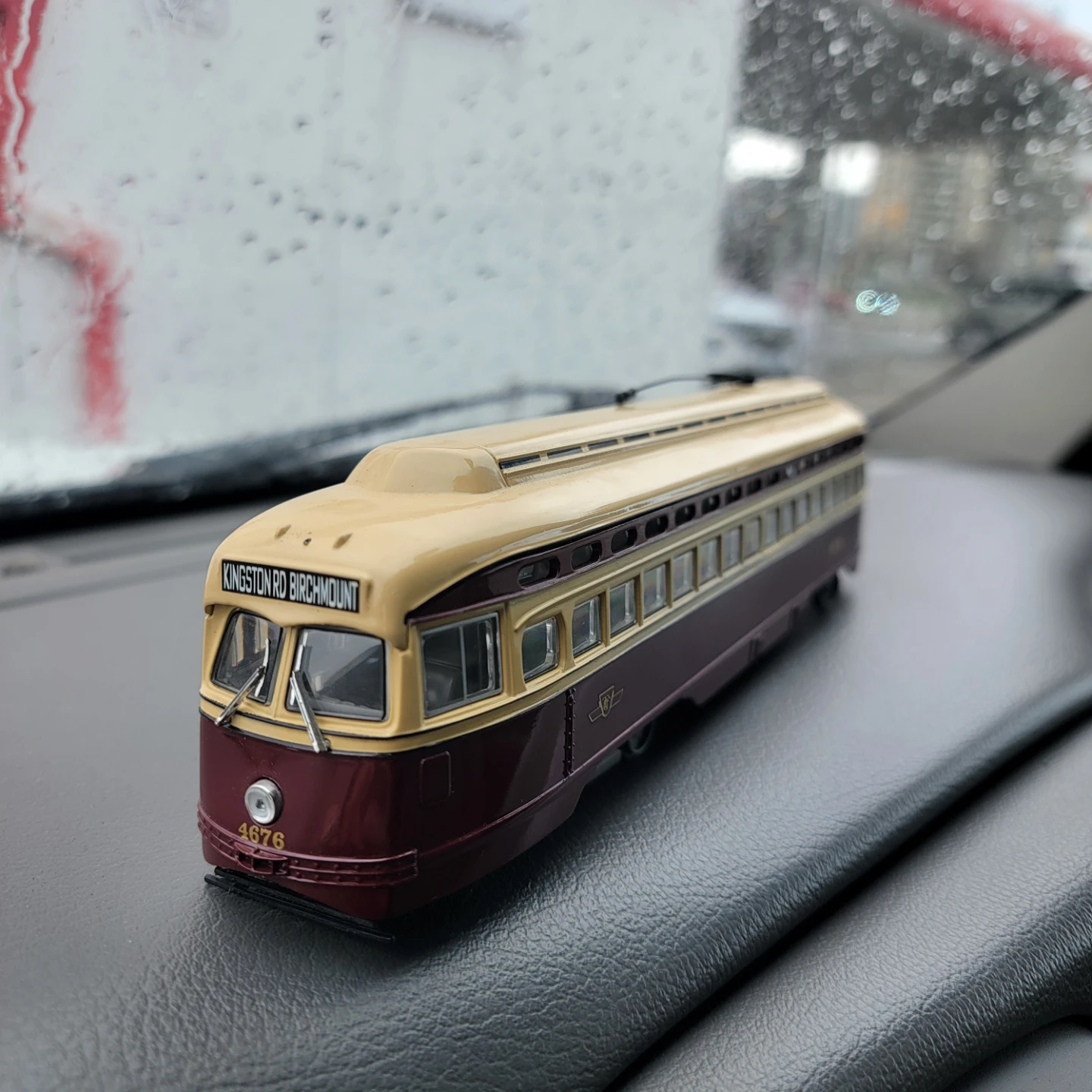 Vintage Model Streetcar 4676 Kingston Rd Birchmount - photo 2