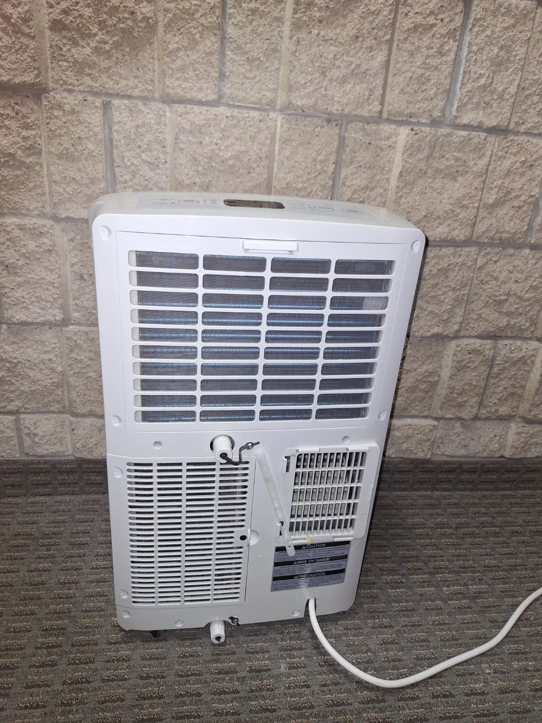 LikeNew-LG Air Conditioner 7-10 000 BTU - photo 2