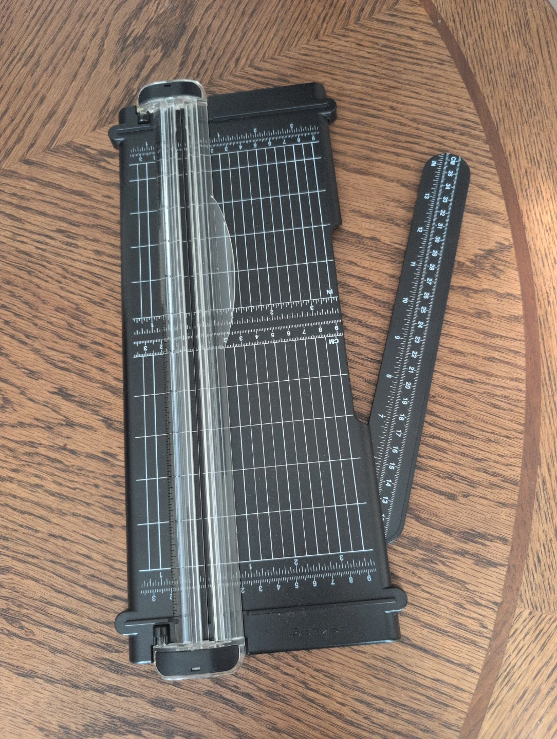 Fiskars Paper Trimmer ⚽