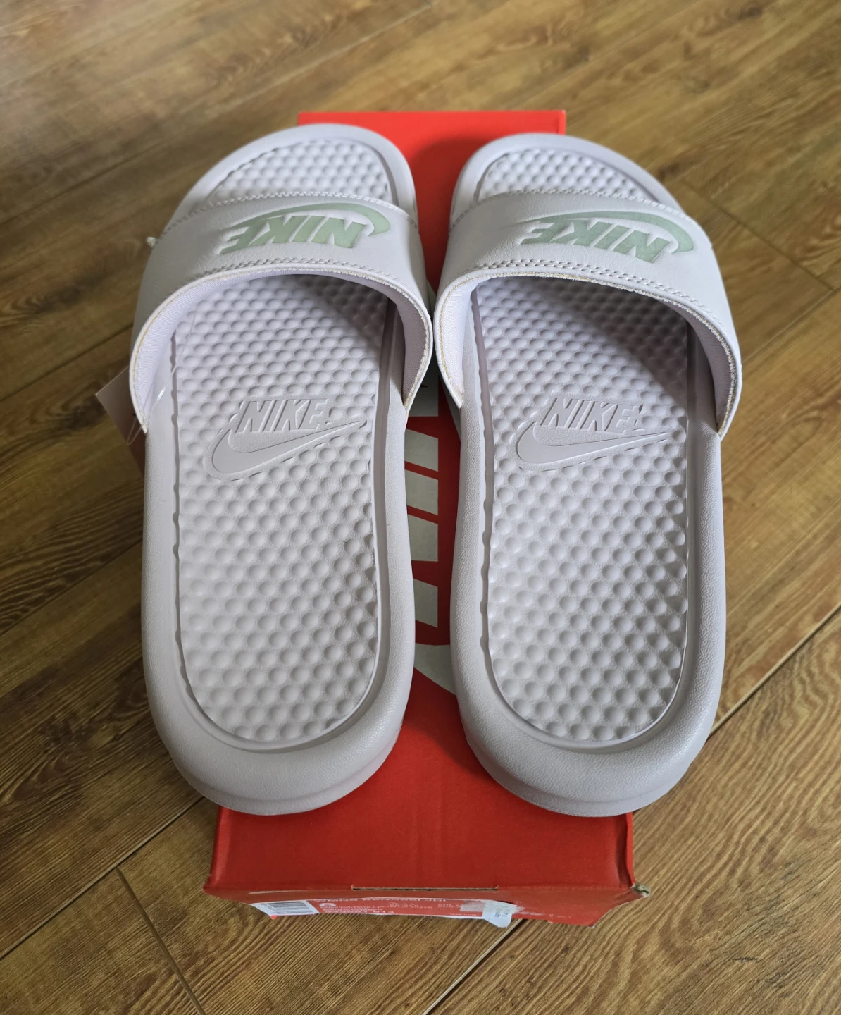 Nike Benassi Womens Size 8 - photo 4