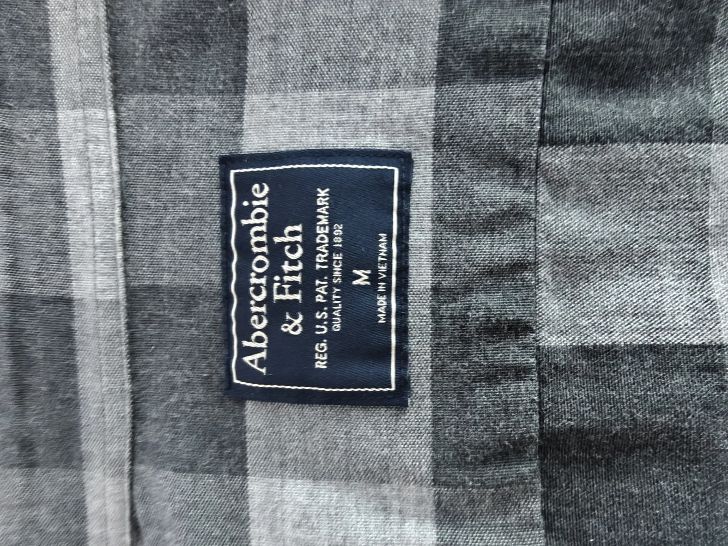 3 Abercrombie & Fitch Men's Button-Up Shirts - photo 4