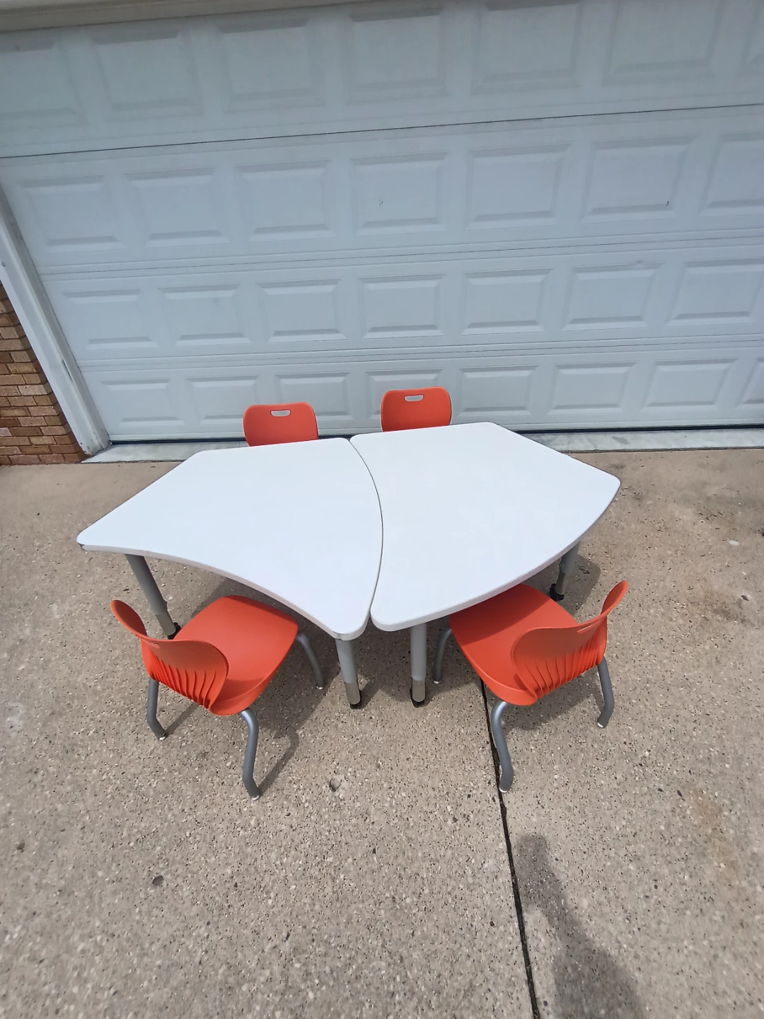 Kids Table and Chair Set - photo 3