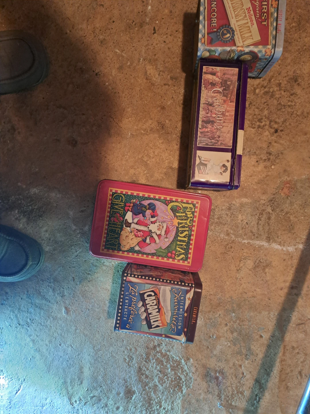 Collection of decorative tins - photo 2