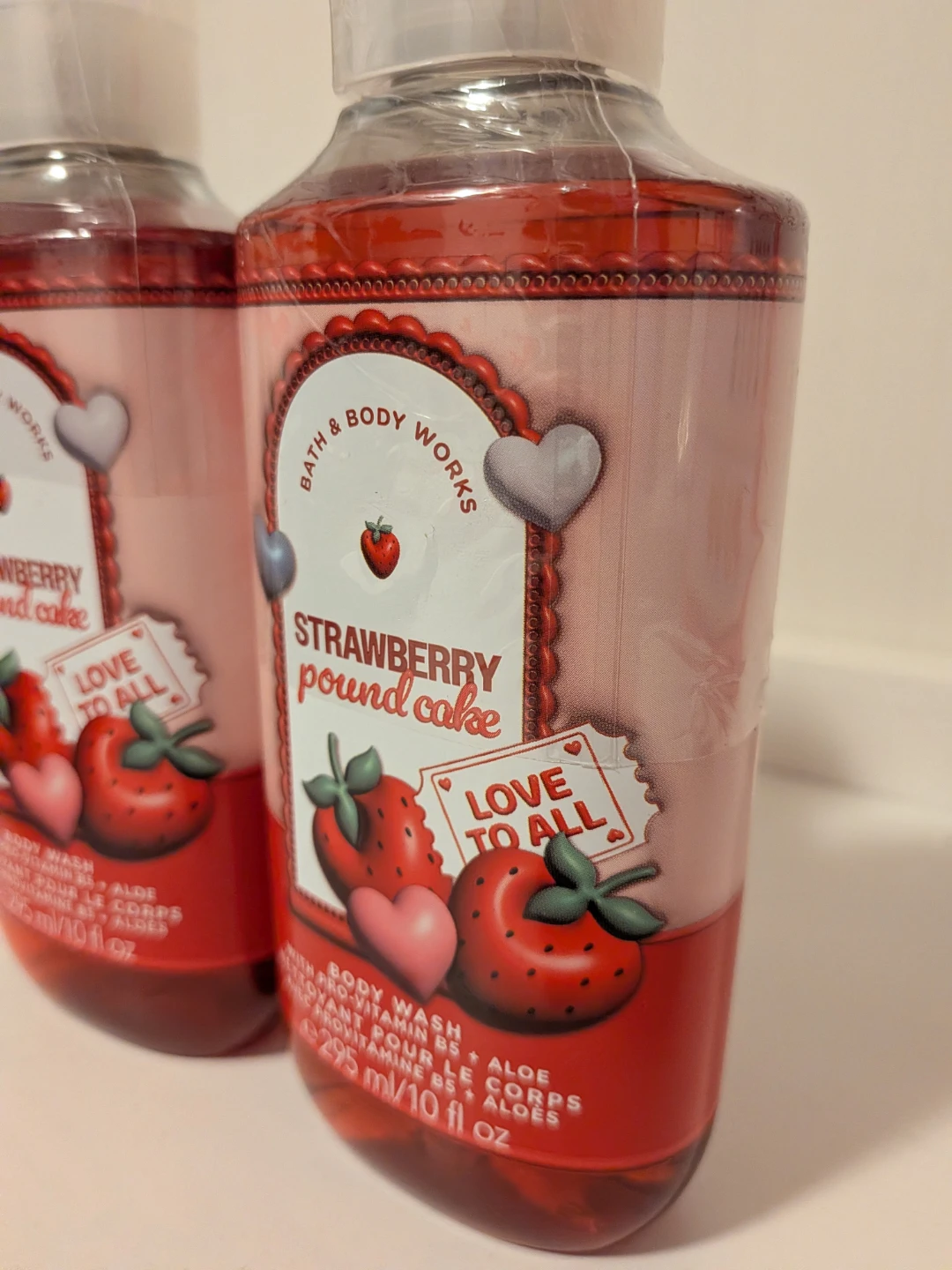Bath & Body Works Strawberry Pound Cake Body Wash (2 Pack) - photo 4