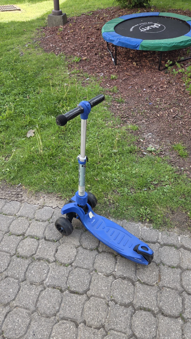 Jetson Blue 3-Wheel Scooter - photo 2