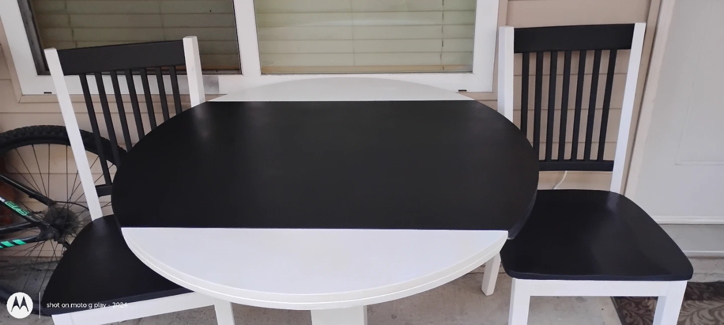 Table and set of two chairs - photo 2
