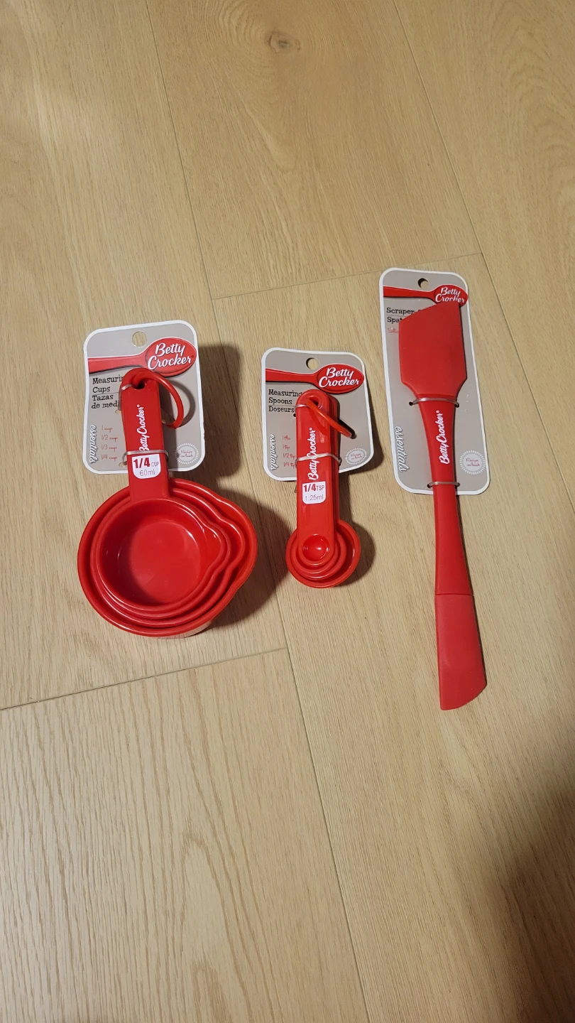 Betty Crocker Red Measuring Cups, Spoons, and Spatula Set
