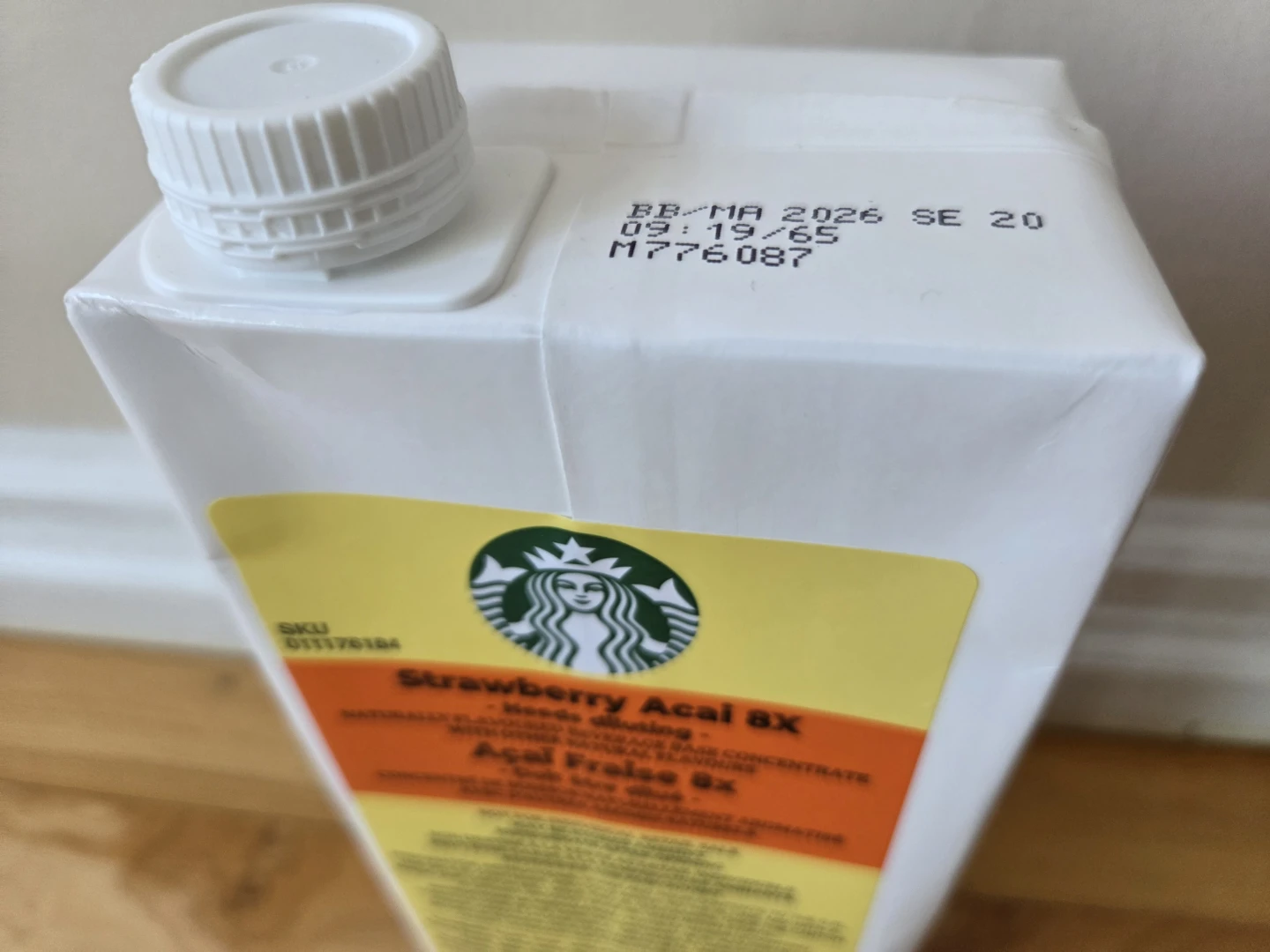 NEW/Starbucks Strawberry Acai 8X Beverage Concentrate - photo 2