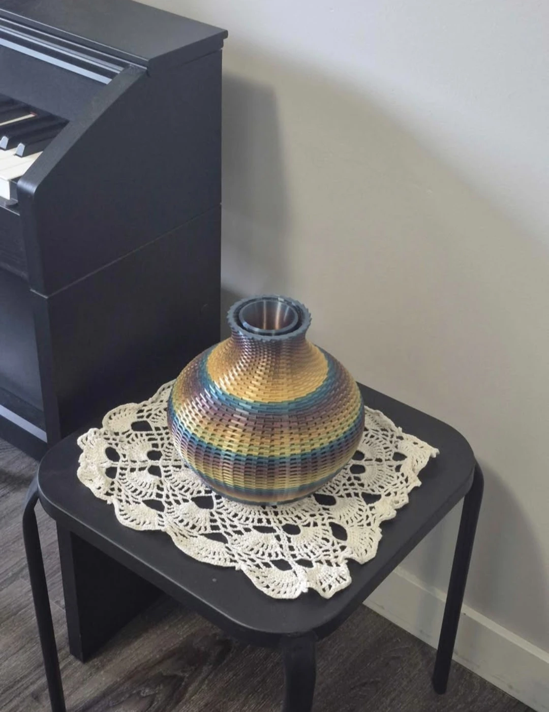 🌈 🌿Stunning Geometric Rainbow Vase – Unique 3D Printed Art Piece - photo 2
