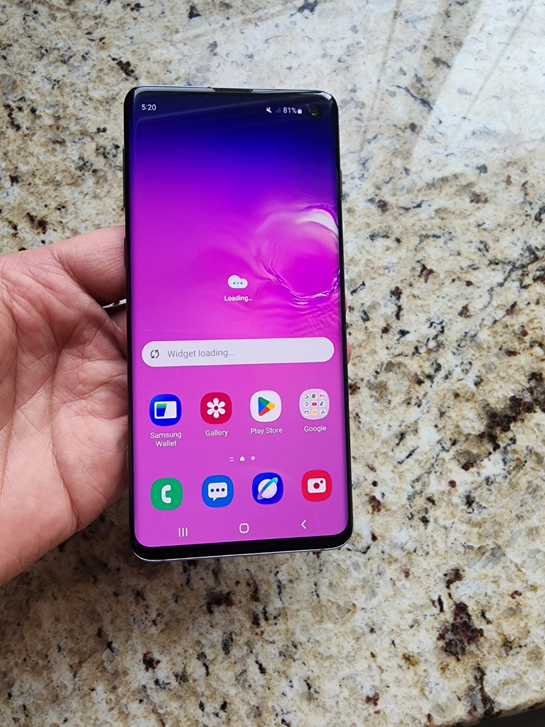 Samsung Galaxy S10 Smartphone