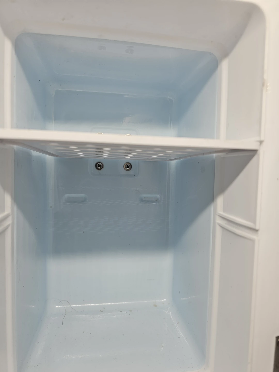 Koolatron 6L Mirrored LED Fridge - photo 4