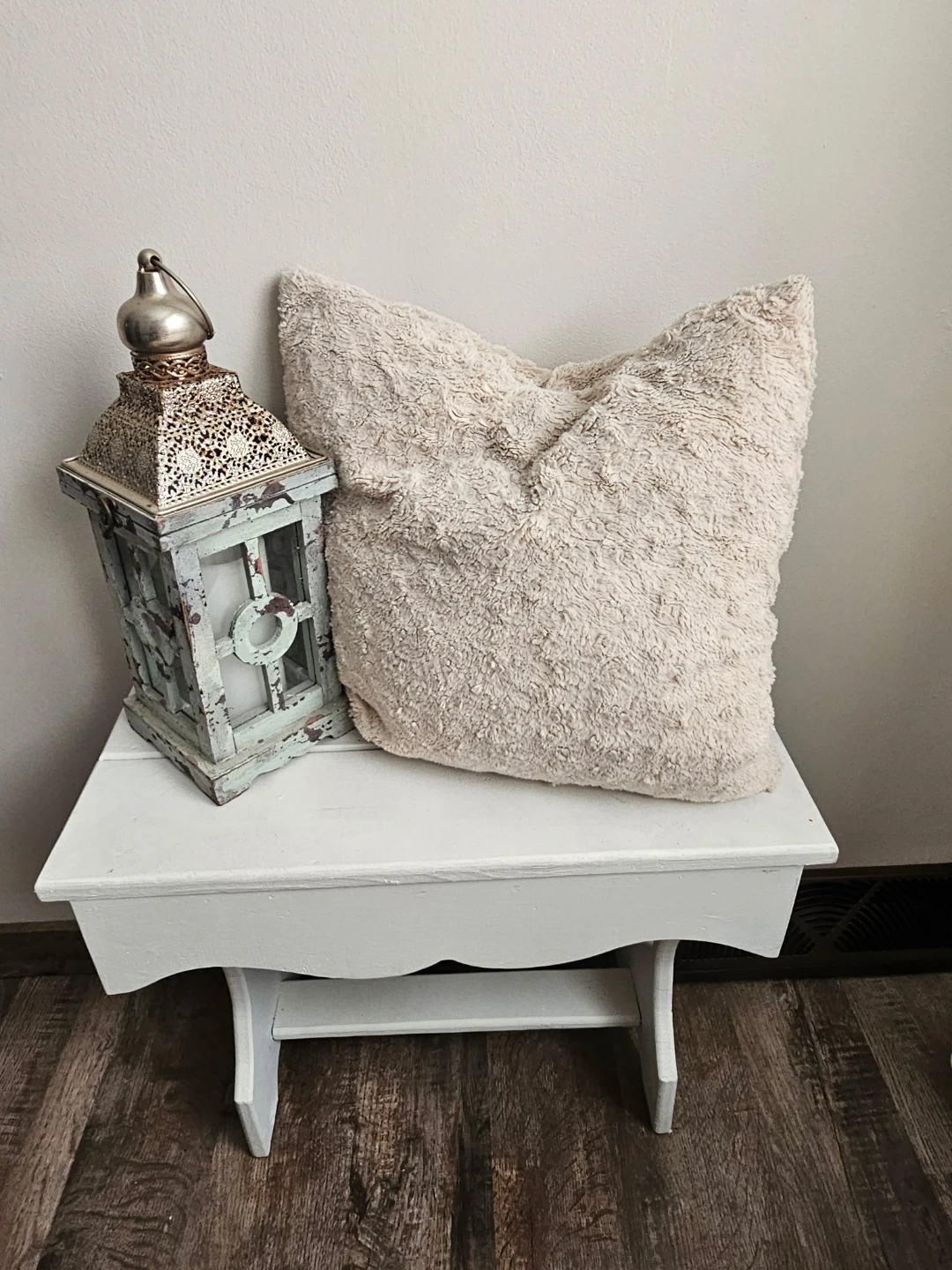 White Heart Cutout Bench with Lantern and Pillow