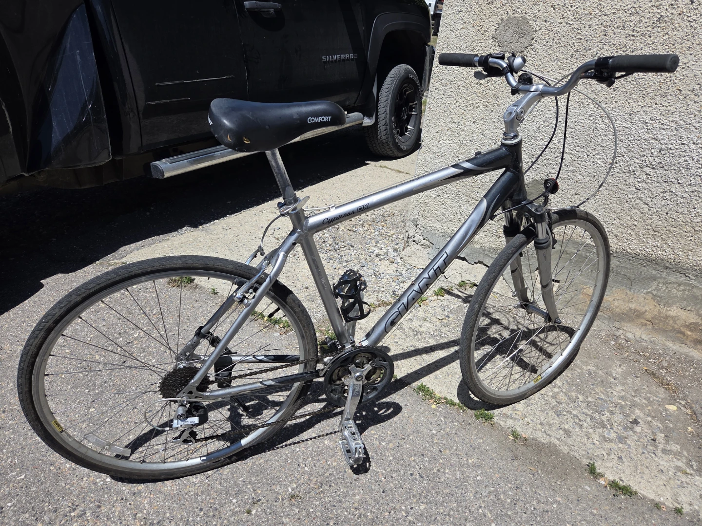 Giant Cypress DX Hybrid Bike