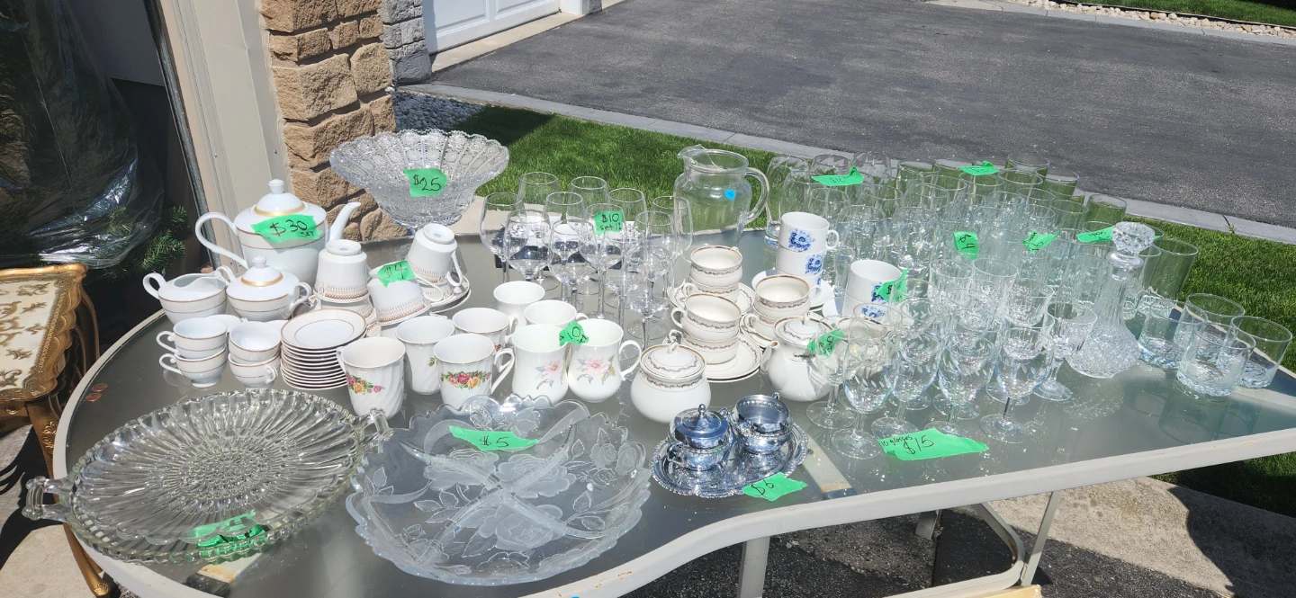 Estate sale furniture - photo 4