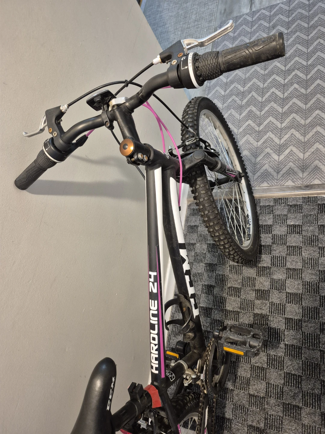 CCM Hardline 24" Mountain Bike - photo 2