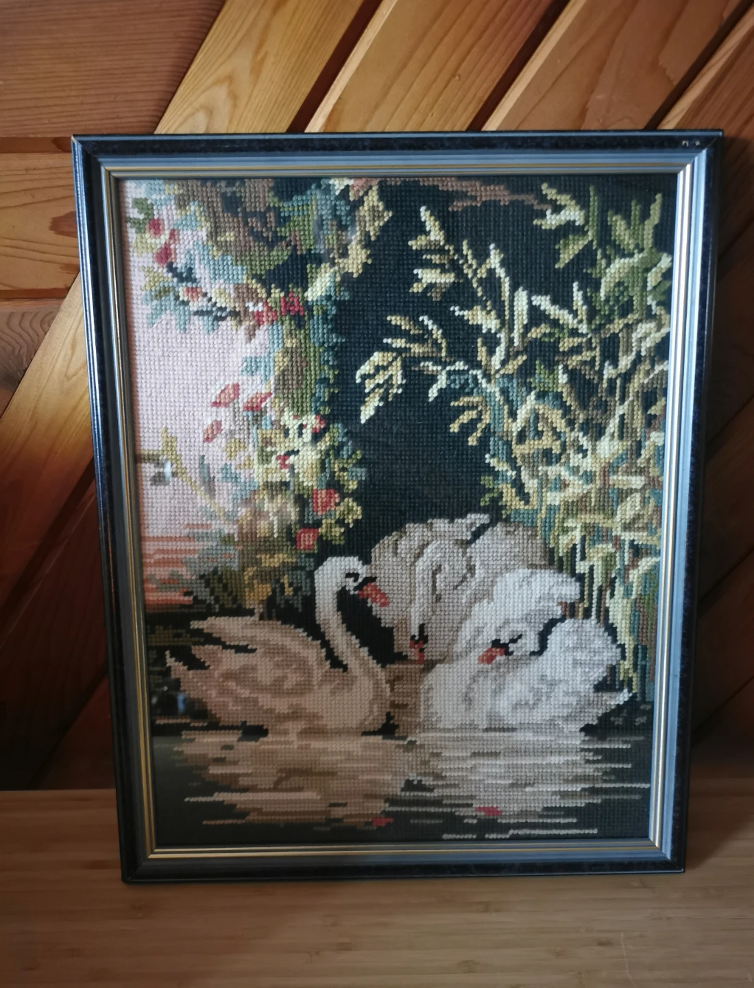 Vintage Framed Petit Point Swans Needlepoint - photo 2