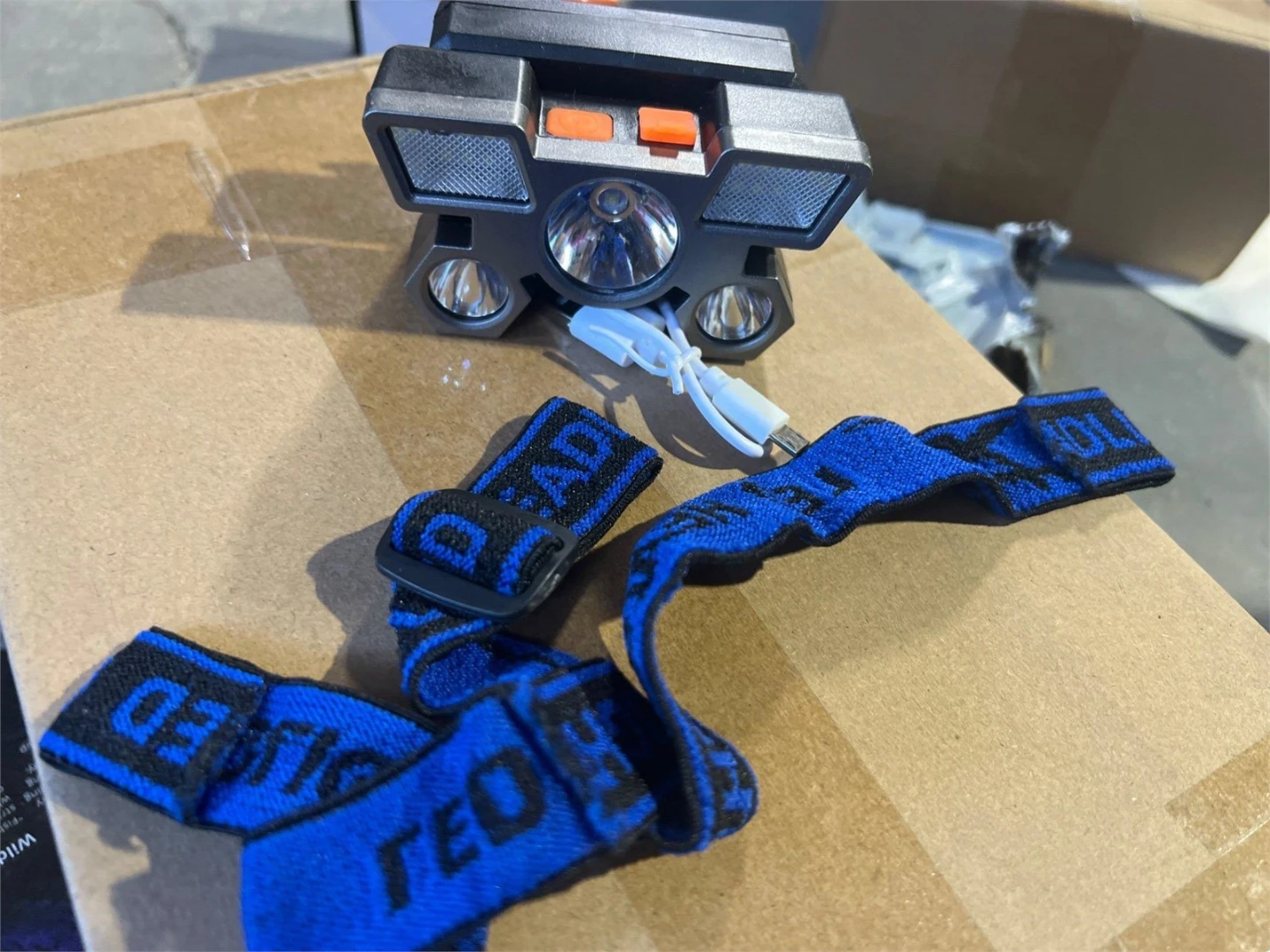LED Headlight with Rechargeable Battery - photo 3