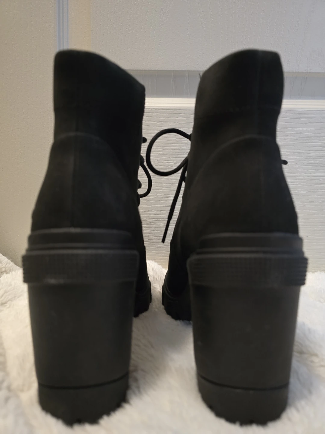Timberland Black Suede Lace-Up Block Heel Boots, Size 7.5 - photo 3
