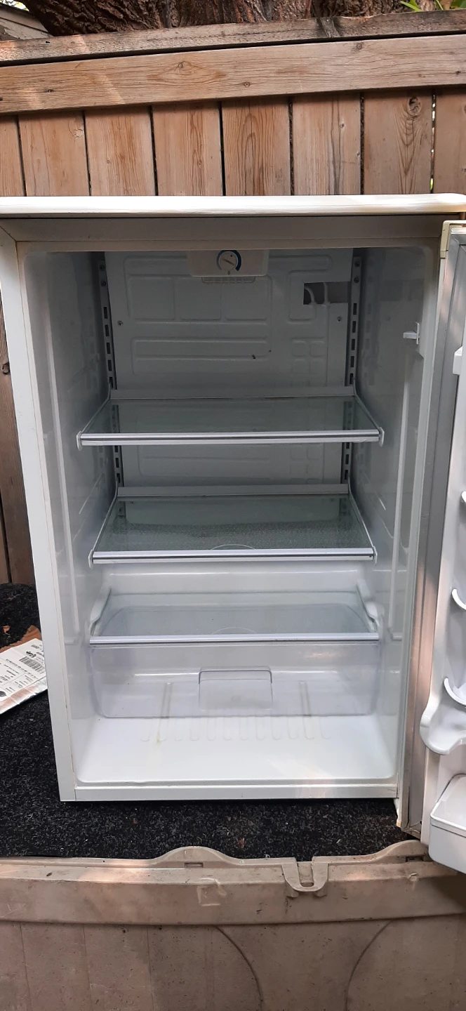 Whirlpool Compact Refrigerator - photo 2