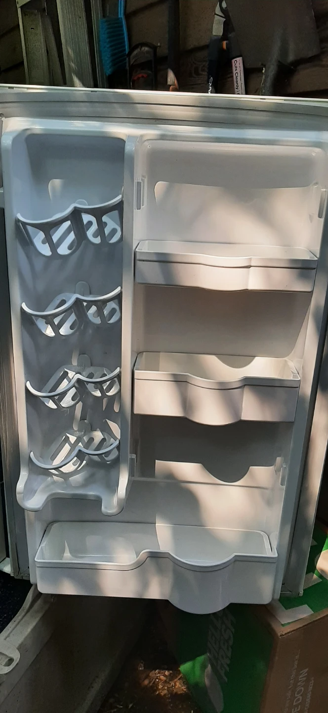 Whirlpool Compact Refrigerator - photo 3