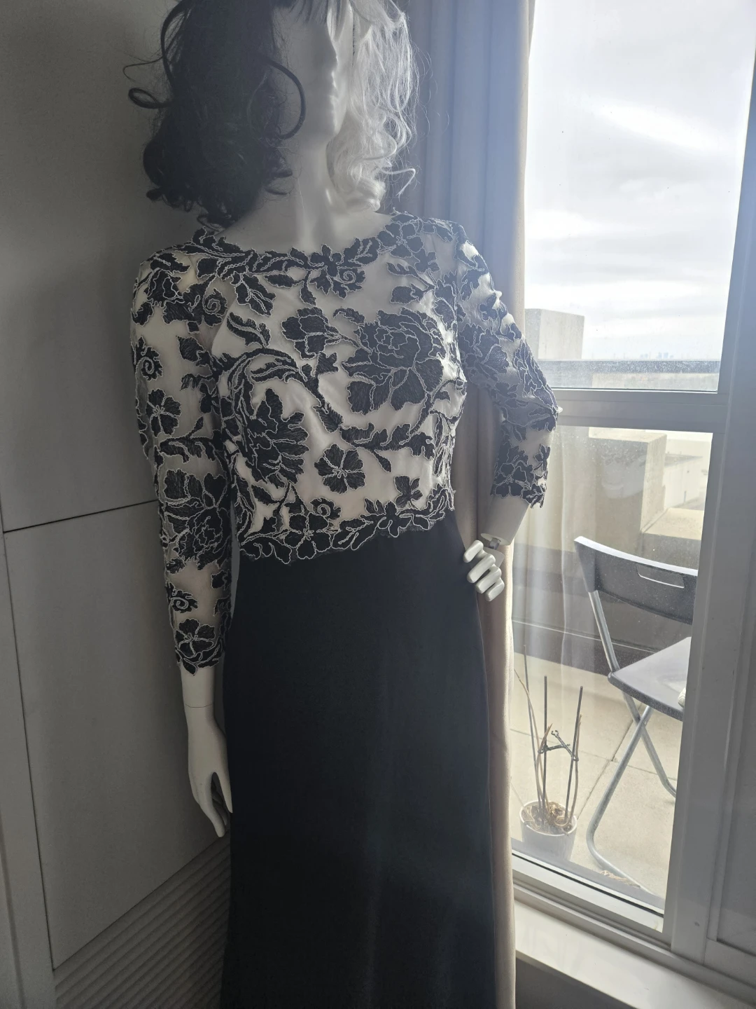 Women's Black and White Floral Lace Top and Skirt Set
