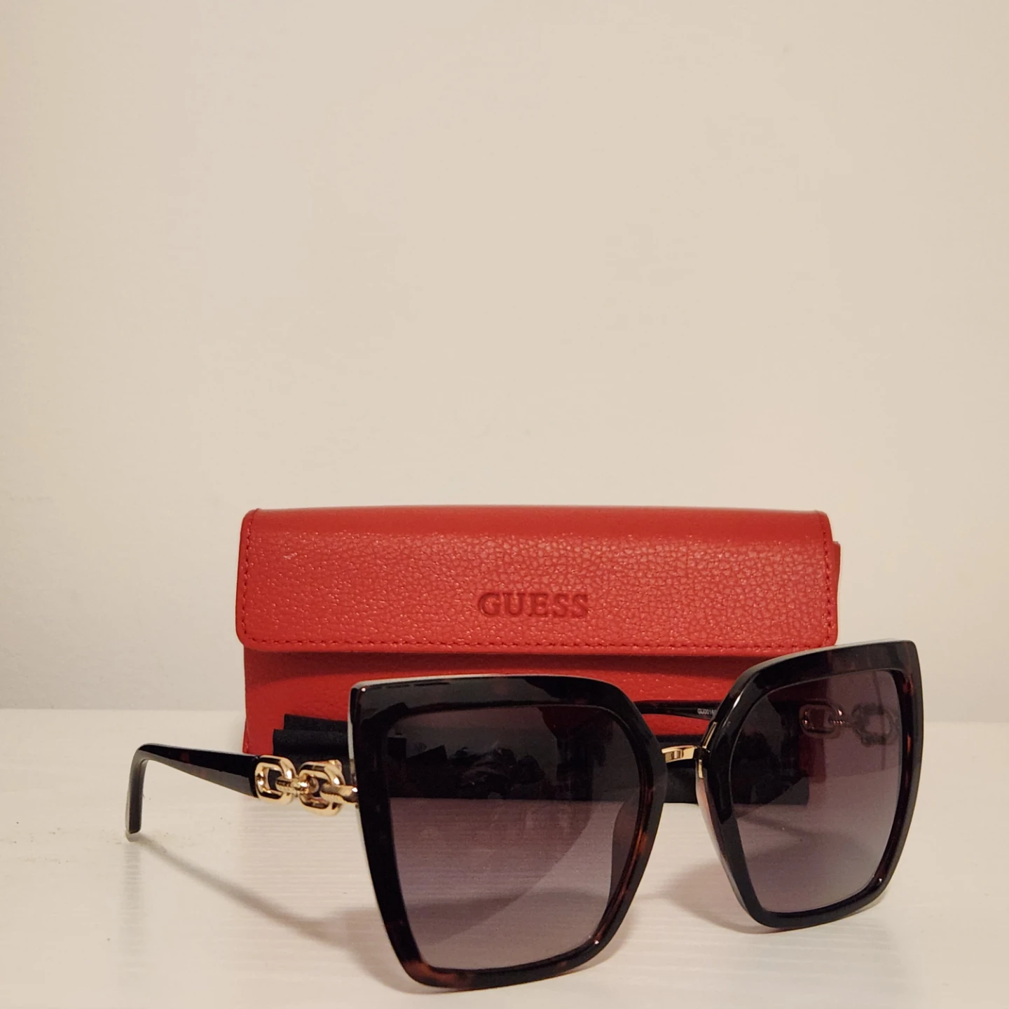 Bundle of Guess Sunglasses Collection - photo 4