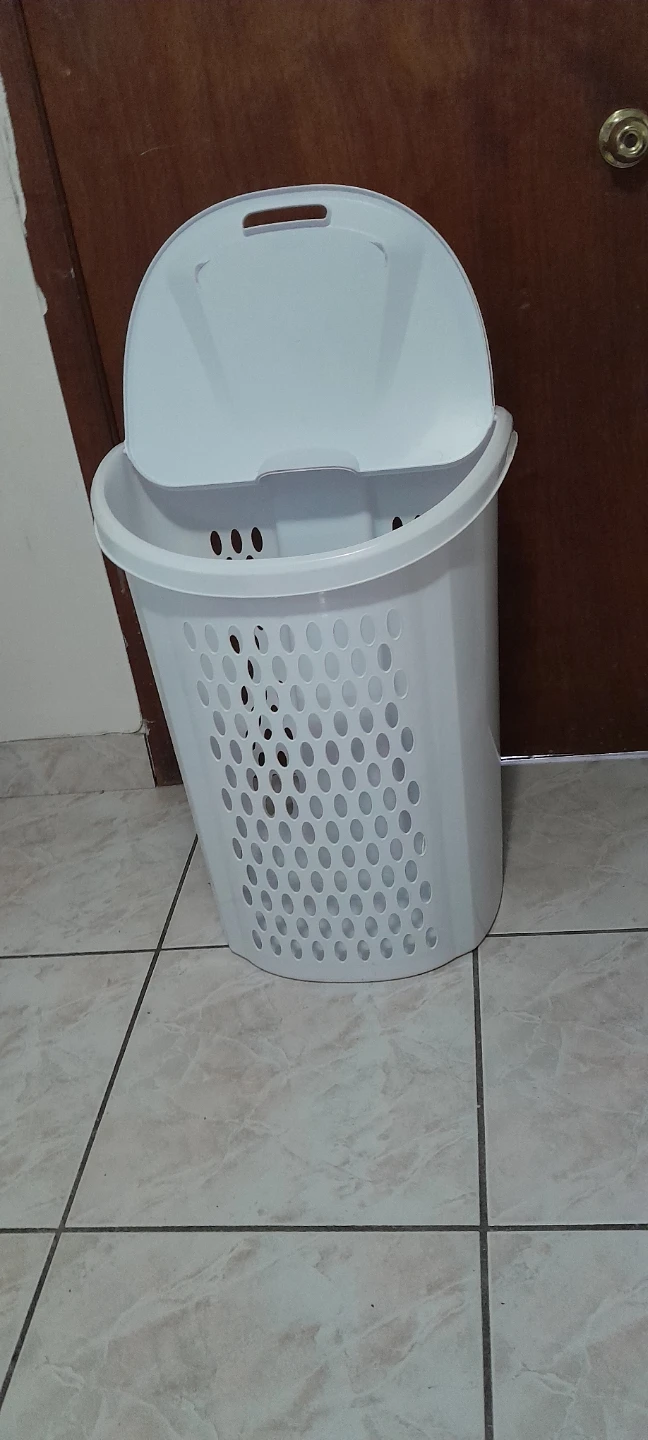 White Plastic Laundry Hamper with Lid