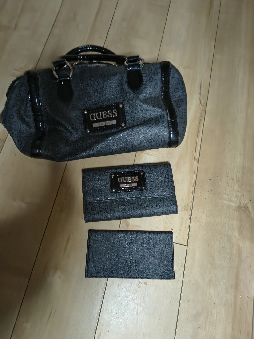 Guess Handbag and Wallet Set