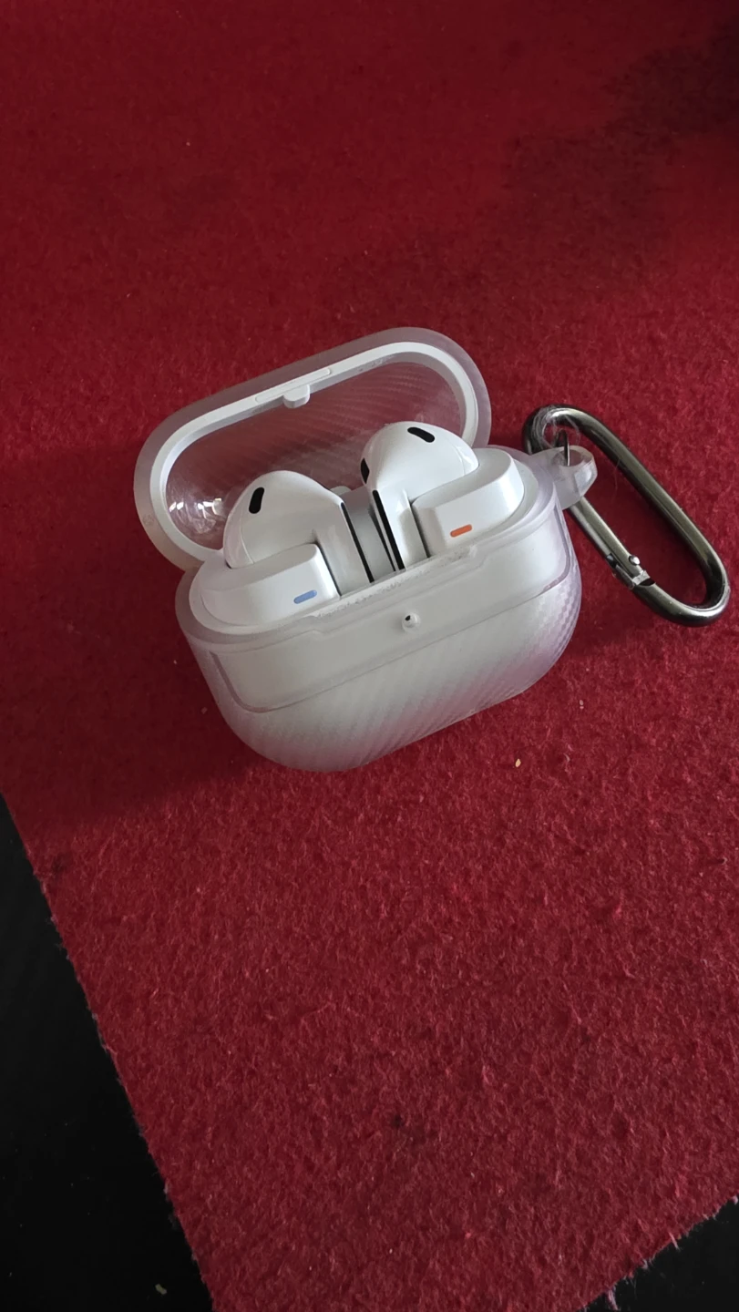 White Wireless Samsung buds 3 Earbuds with Charging Case