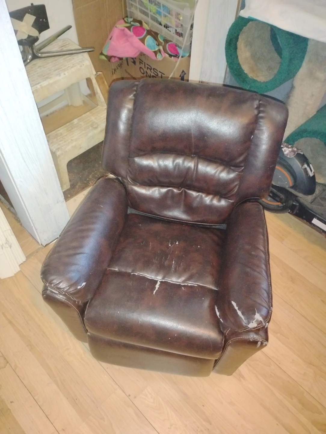 Brown Leather Recliner Chair - photo 4