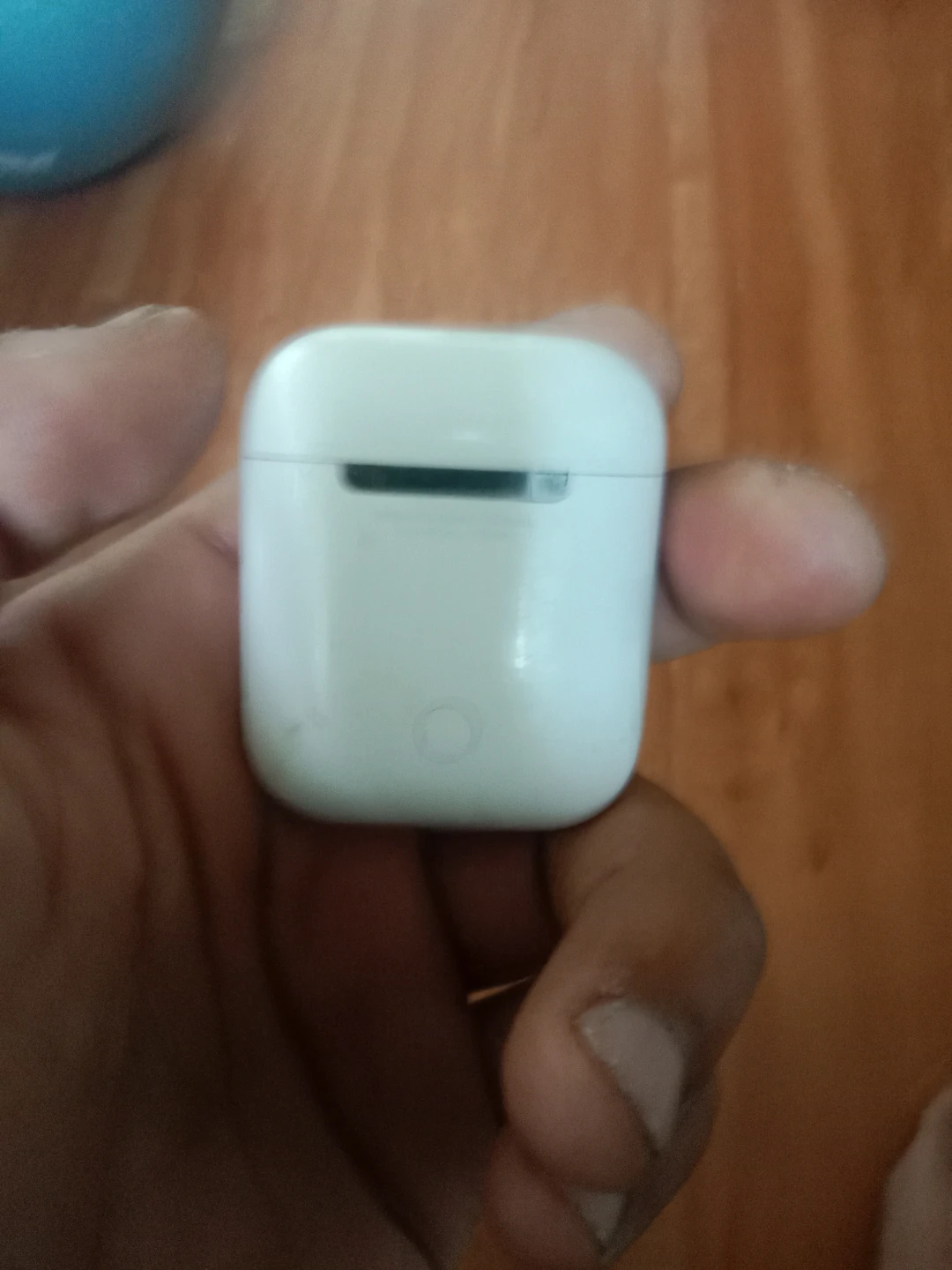 Apple AirPods Charging Case - photo 3