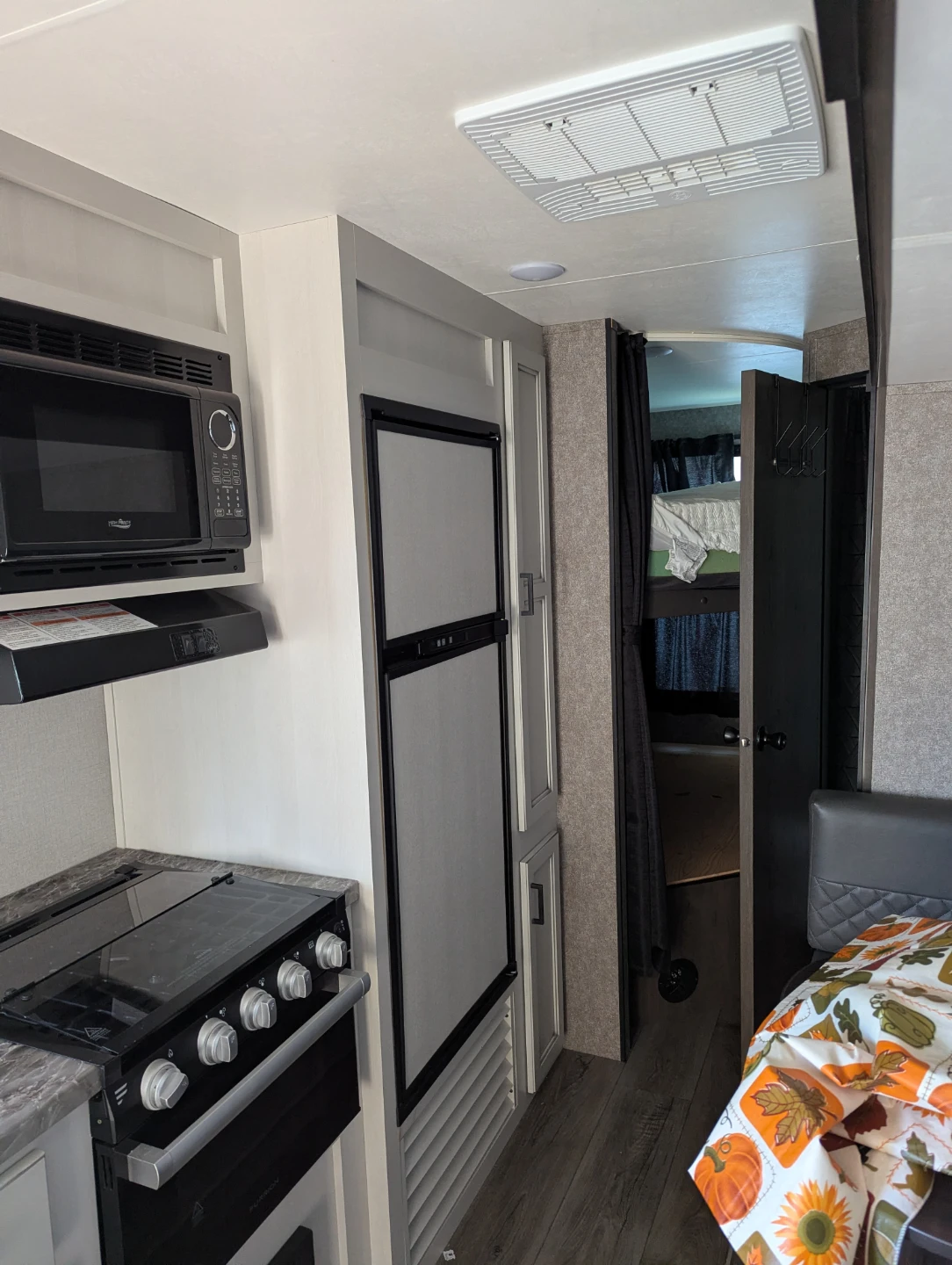 Travel Trailer Interior - photo 5
