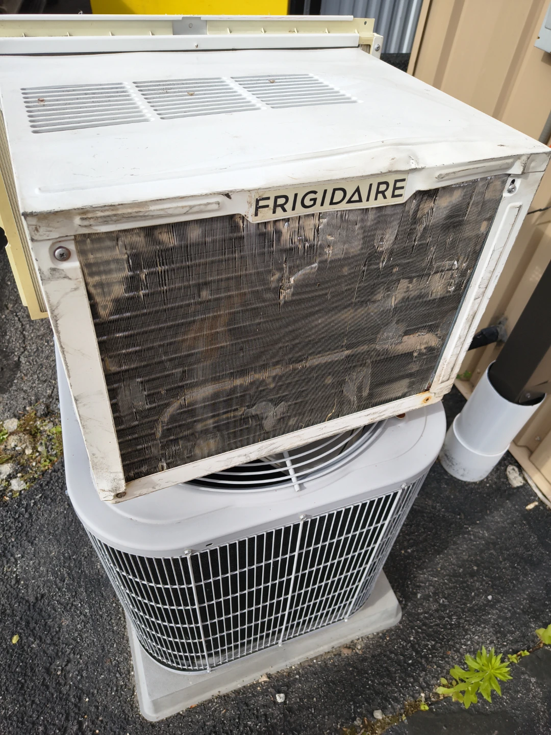 Frigidaire 12000 btu air conditioner - photo 3