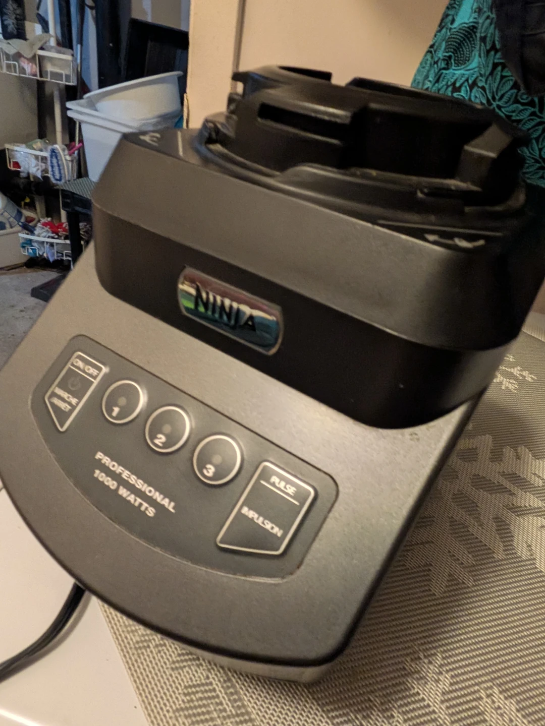 Ninja Professional Blender BASE ONLY- 1000 Watts - photo 4