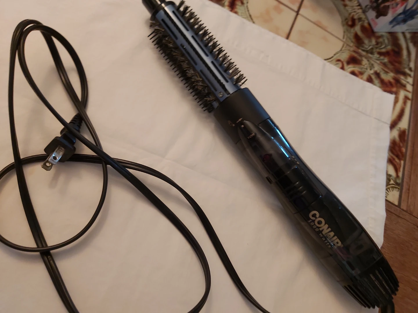 Conair 1000 Watts Hair Dryer Brush