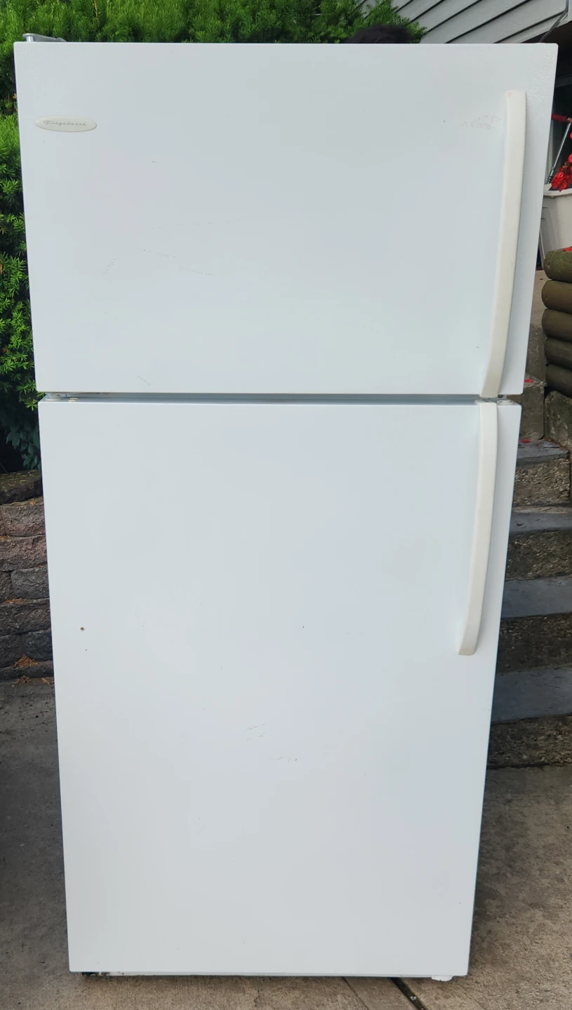 Frigidaire Refrigerator-Freezer Top Mount Frost-Proof