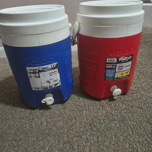 2 Igloo Stackable Beverage Coolers - 2 Gallon Each