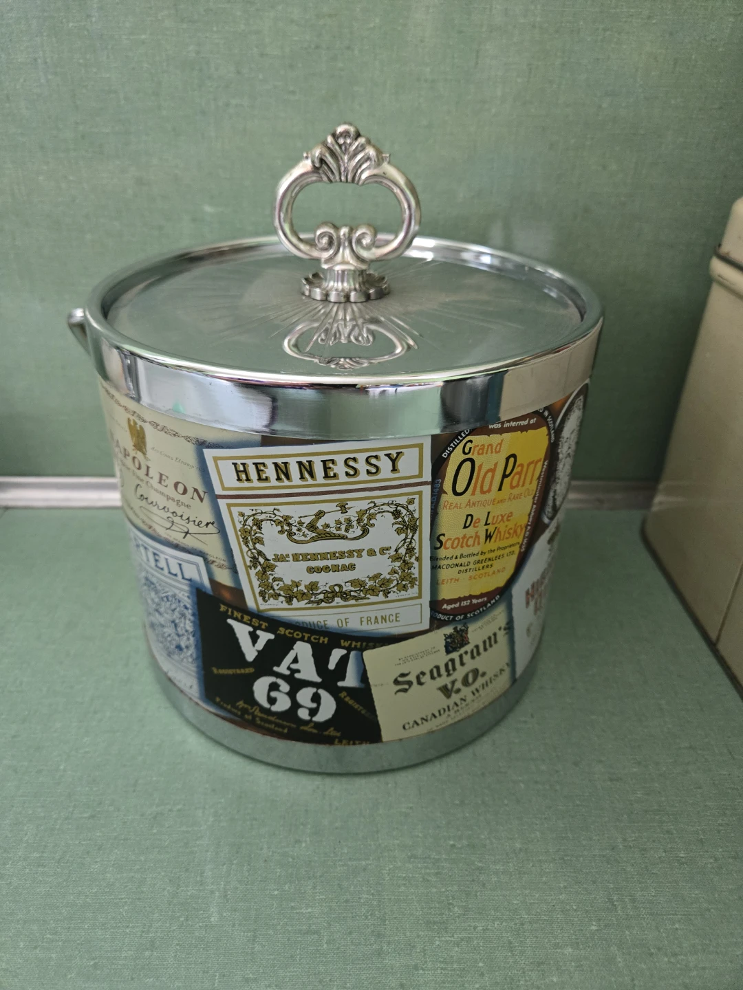 Vintage 1960's Ice Bucket