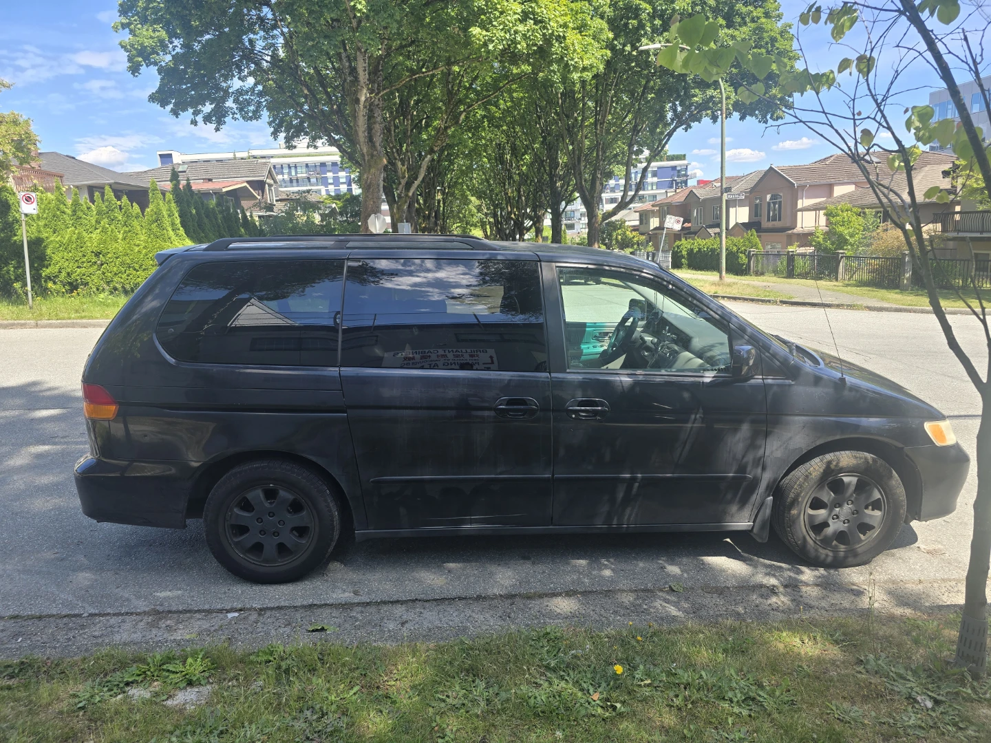 Black Honda Odyssey Minivan - photo 3