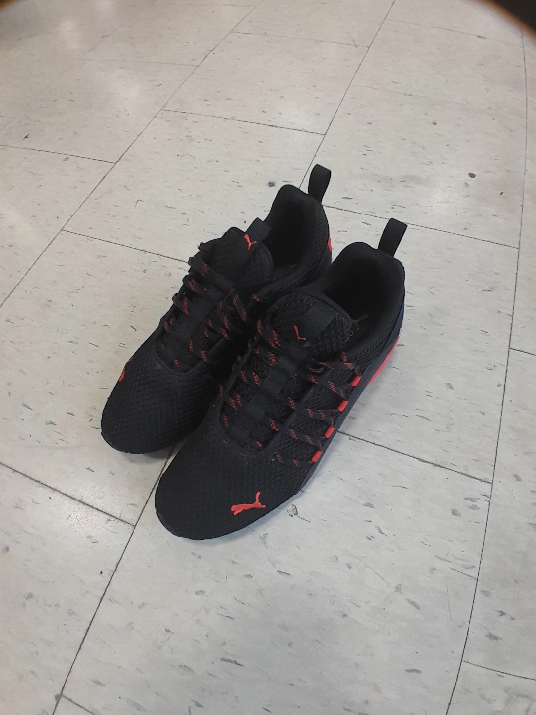 Puma Running Shoes - Black/Red Men's Size 12 - photo 5